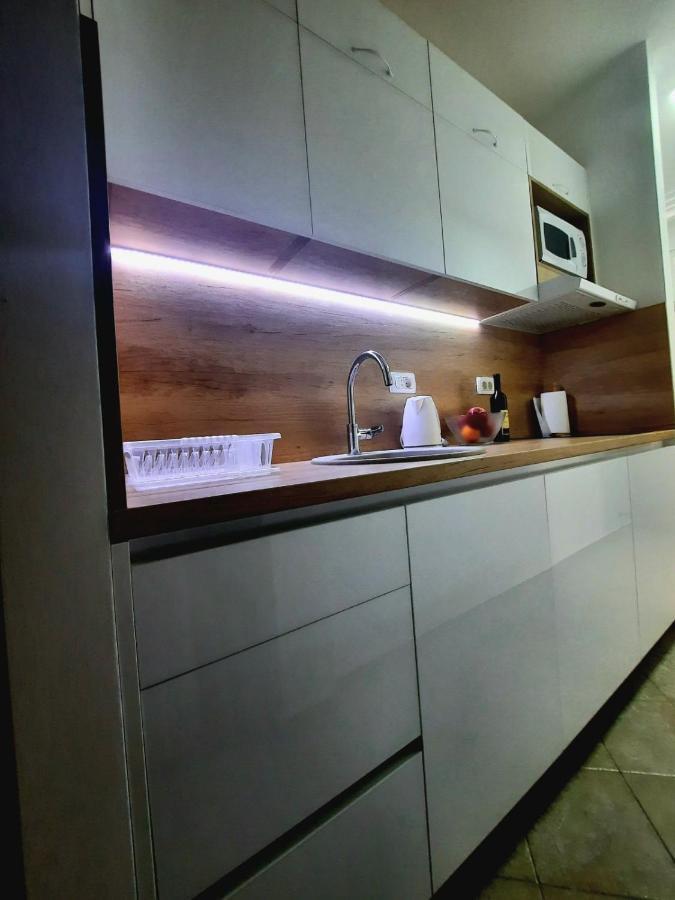Acacia Apartmani Sutomore Buitenkant foto